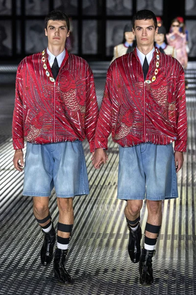 Look 44
